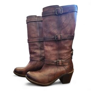 FRYE Carmen Distressed 3 Strap size 7.5 B White Label Heeled boots mid calf